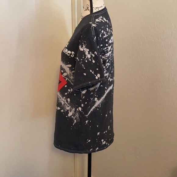 Black Bleached Distressed Acid Wash The Rolling Stones Lip Graphic Shirt - Picture 2 of 8